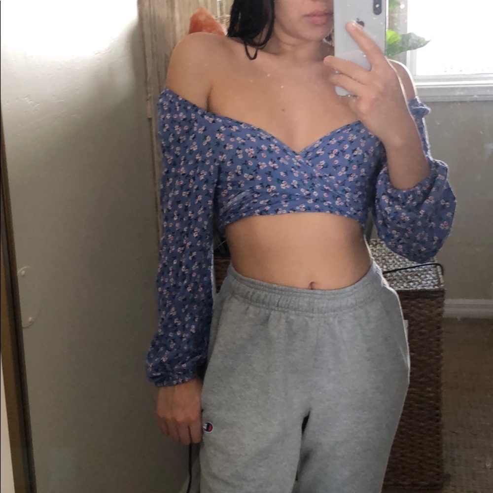 Long sleeve crop top size S